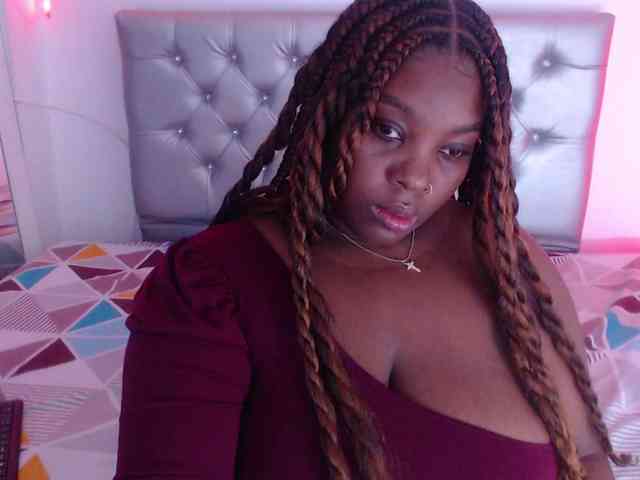 ebony-NeighborMoans webcam