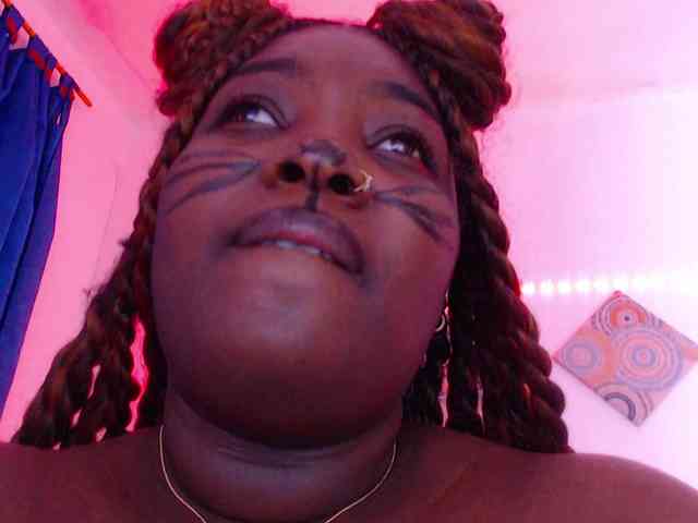 ebony-NeighborMoans webcam