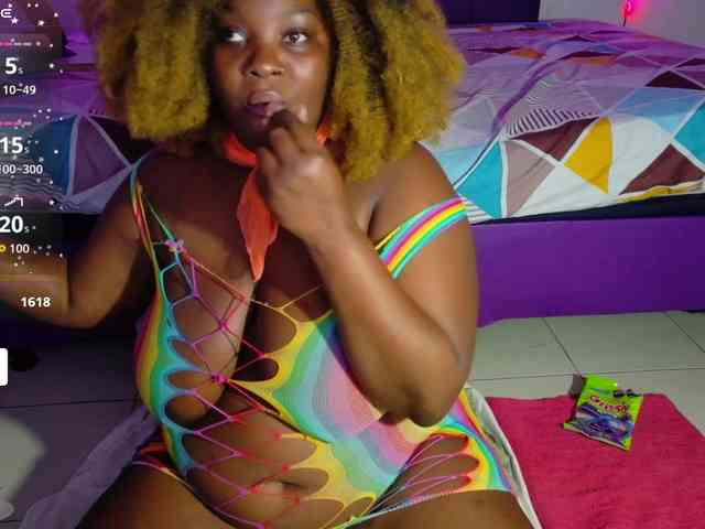 ebony-NeighborMoans webcam