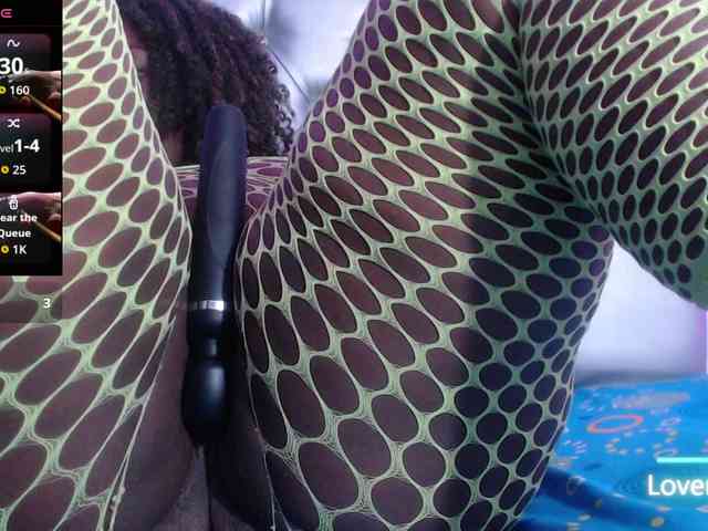 ebony-NeighborMoans webcam