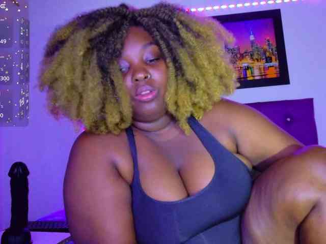 ebony-NeighborMoans webcam