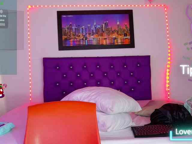 ebony-NeighborMoans webcam