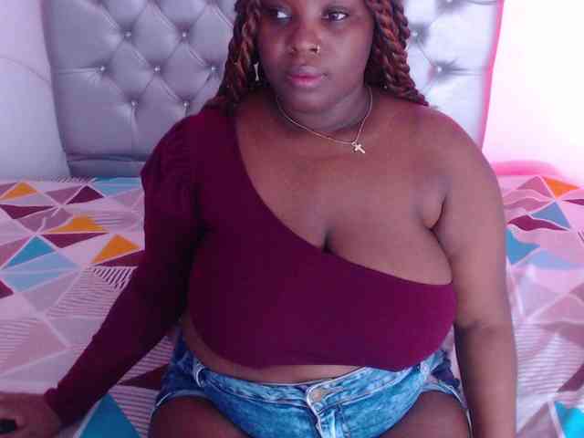 ebony-NeighborMoans webcam