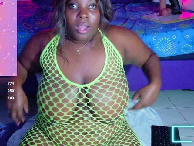 ebony-NeighborMoans webcam