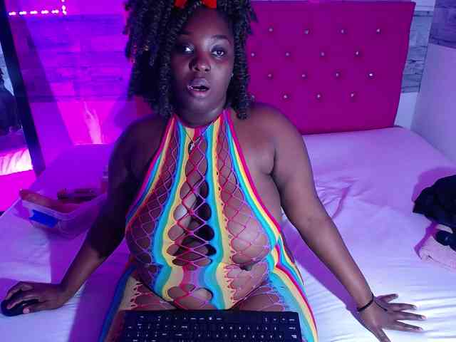 ebony-NeighborMoans webcam