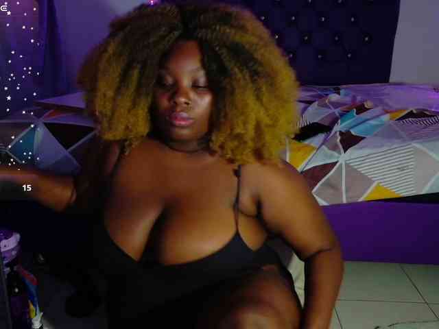 ebony-NeighborMoans webcam