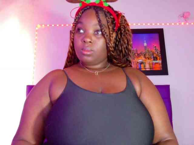 ebony-NeighborMoans webcam