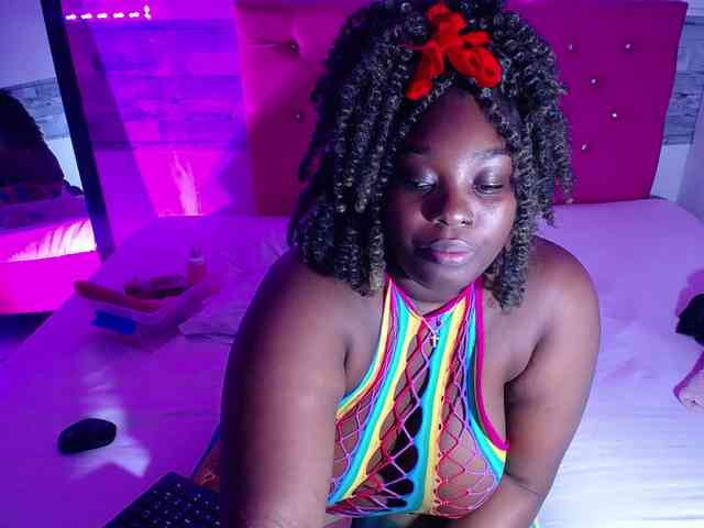 ebony-NeighborMoans webcam