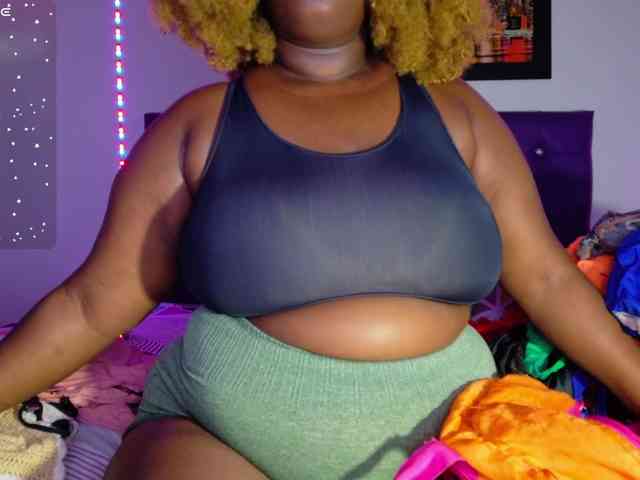 ebony-NeighborMoans webcam