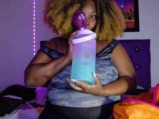 ebony-NeighborMoans webcam