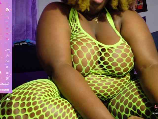 ebony-NeighborMoans webcam