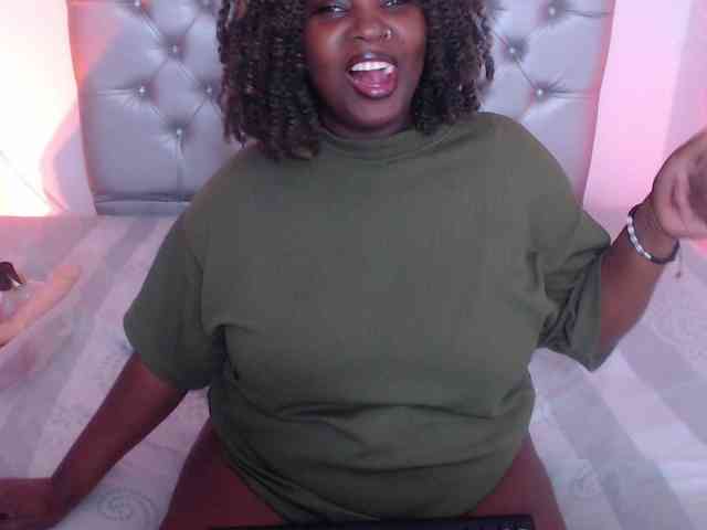 ebony-NeighborMoans webcam