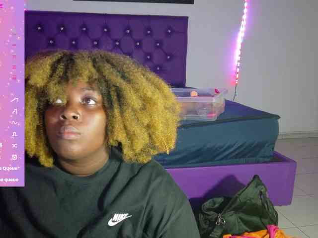 ebony-NeighborMoans webcam
