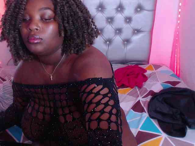 ebony-NeighborMo... Live Webcam on BongaCams