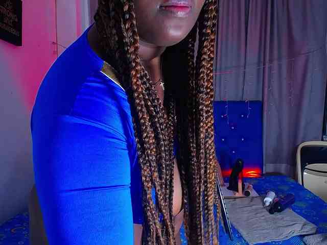 ebony-NeighborMoans webcam