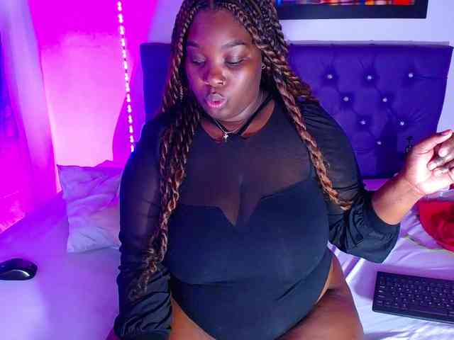 ebony-NeighborMoans webcam