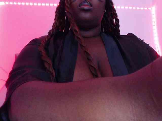 ebony-NeighborMoans webcam