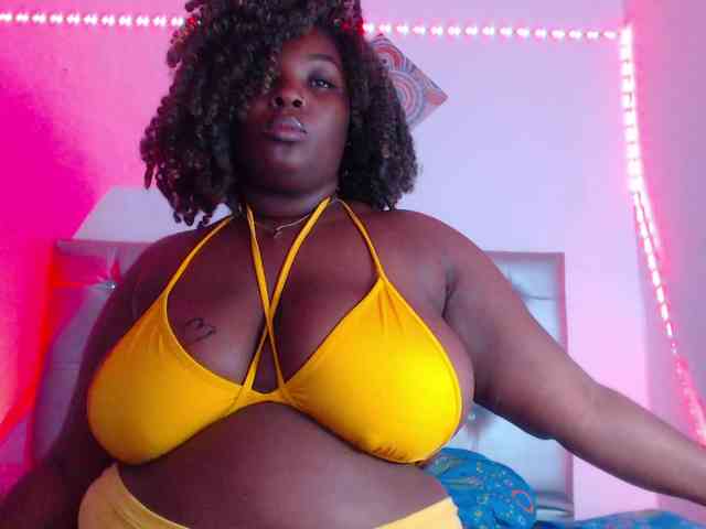 ebony-NeighborMoans webcam