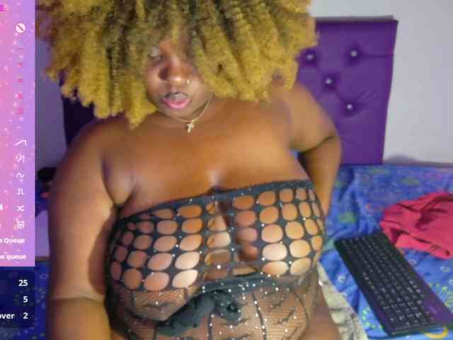 ebony-NeighborMoans webcam