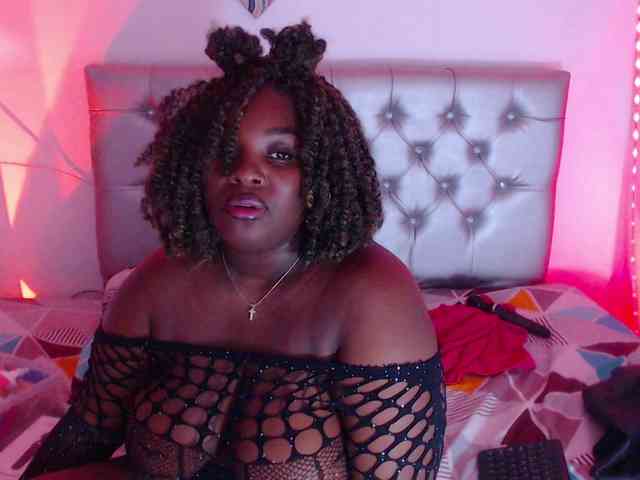 ebony-NeighborMoans webcam