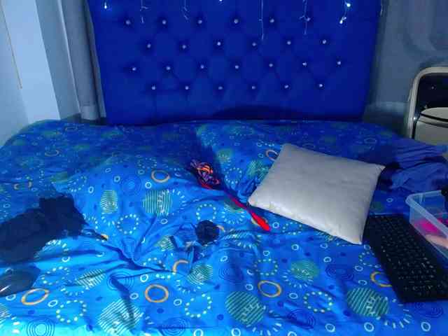 ebony-NeighborMoans webcam