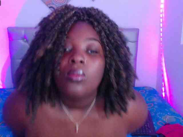ebony-NeighborMoans webcam