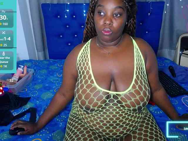 ebony-NeighborMoans webcam