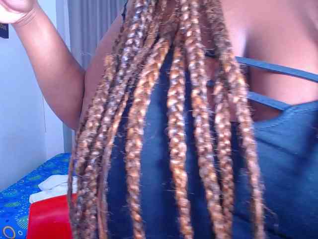 ebony-NeighborMoans webcam