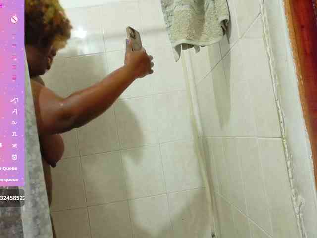 ebony-NeighborMoans webcam