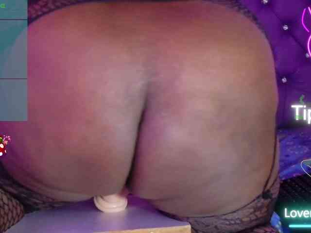 ebony-NeighborMoans webcam