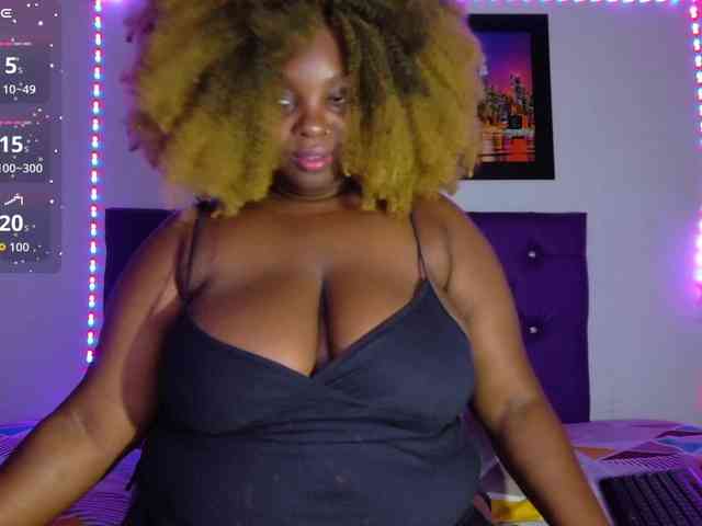 ebony-NeighborMoans webcam