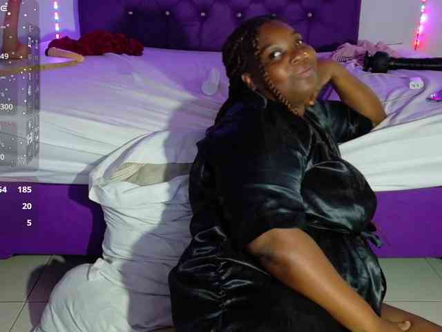 ebony-NeighborMoans webcam