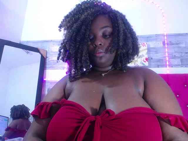 ebony-NeighborMoans webcam