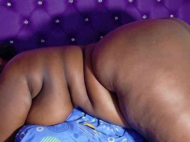 ebony-NeighborMoans webcam