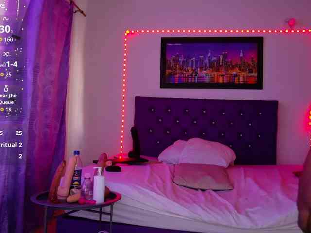 ebony-NeighborMoans webcam