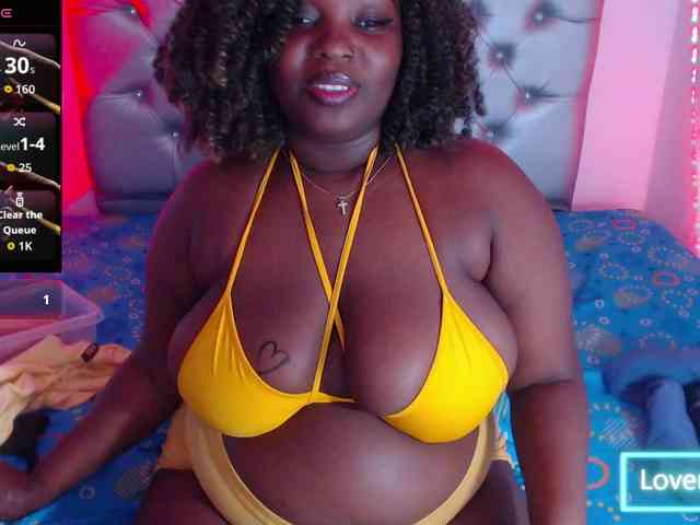 ebony-NeighborMoans webcam
