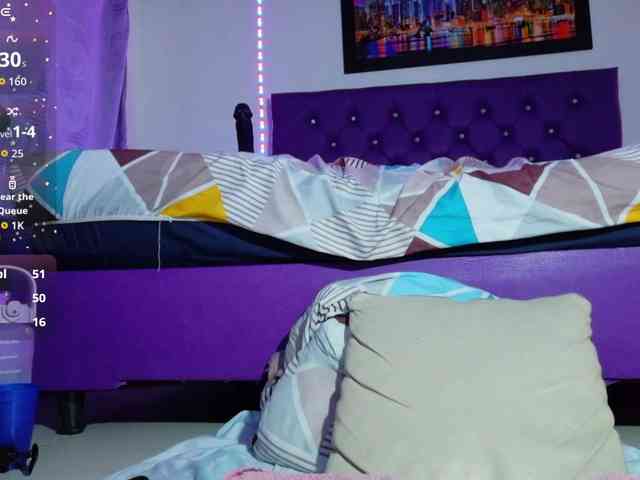 ebony-NeighborMoans webcam