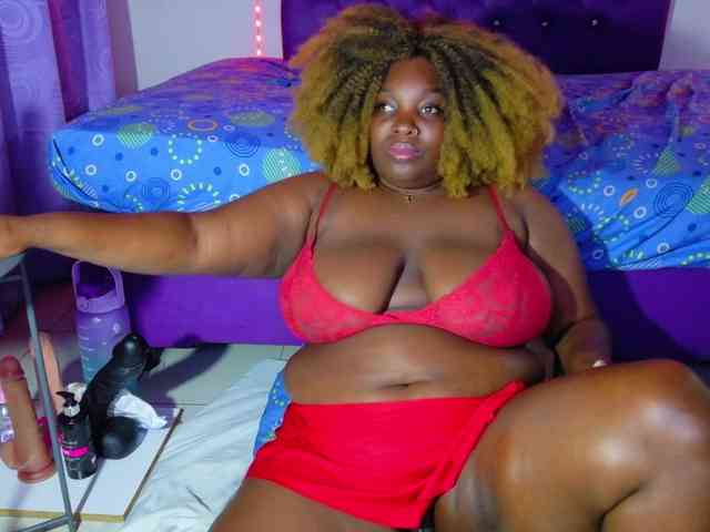 ebony-NeighborMoans webcam