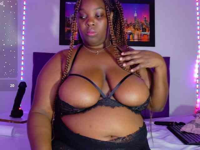 ebony-NeighborMoans webcam