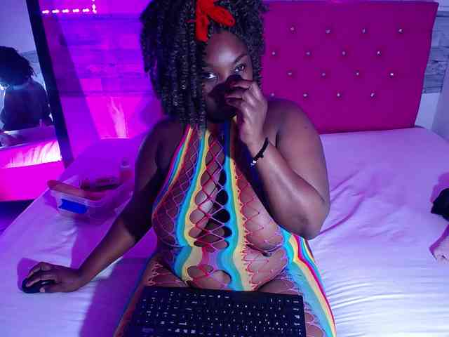 ebony-NeighborMoans webcam