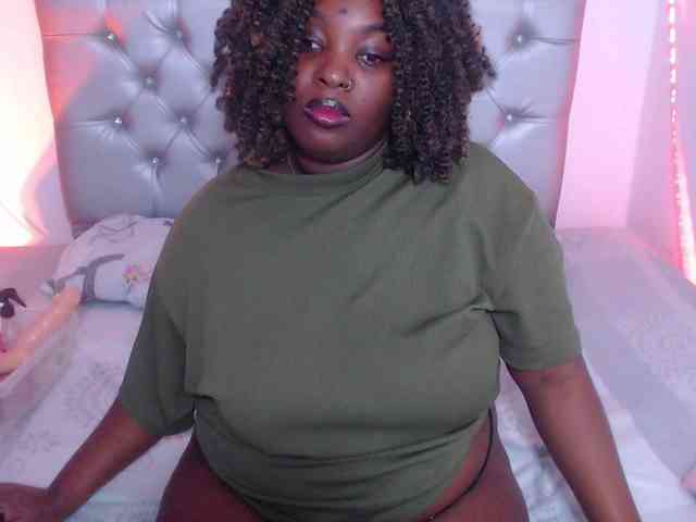 ebony-NeighborMoans webcam
