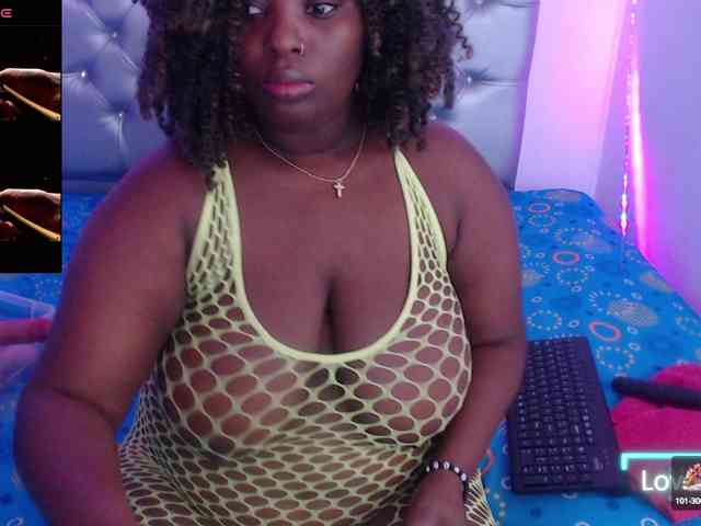 ebony-NeighborMoans webcam