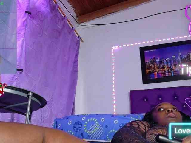 ebony-NeighborMoans webcam