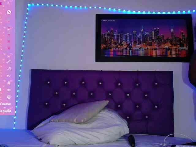 ebony-NeighborMoans webcam