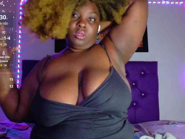 ebony-NeighborMoans webcam