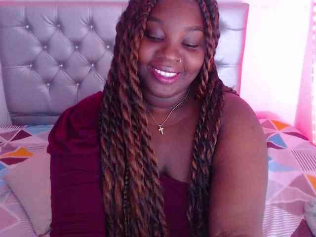 ebony-NeighborMoans webcam