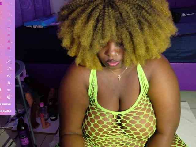 ebony-NeighborMoans webcam