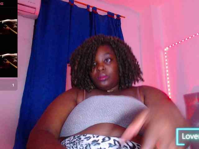 ebony-NeighborMoans webcam