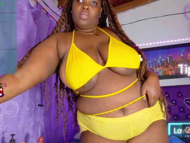 ebony-NeighborMoans webcam