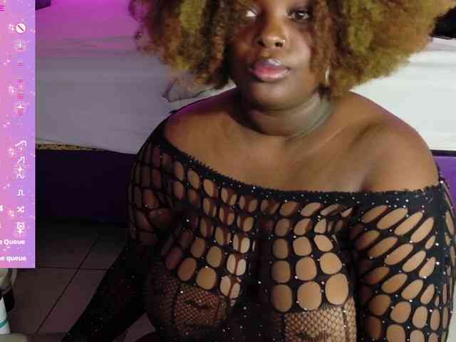 ebony-NeighborMoans webcam